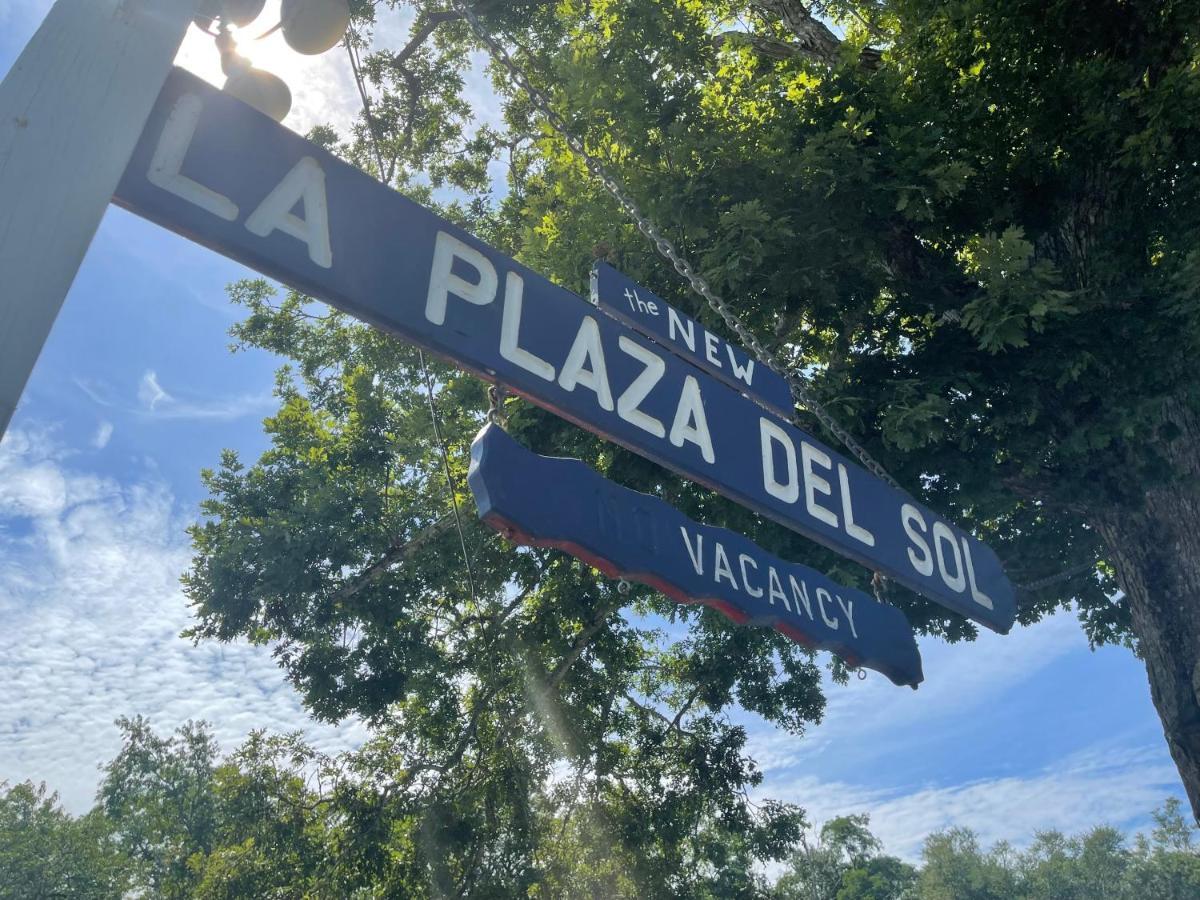 La Plaza Del Sol Motel Mashpee Zewnętrze zdjęcie